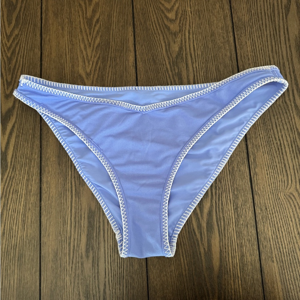 Sincerely Jules Lavender Daisy Embroidered Bikini Set - Picture 6 of 7